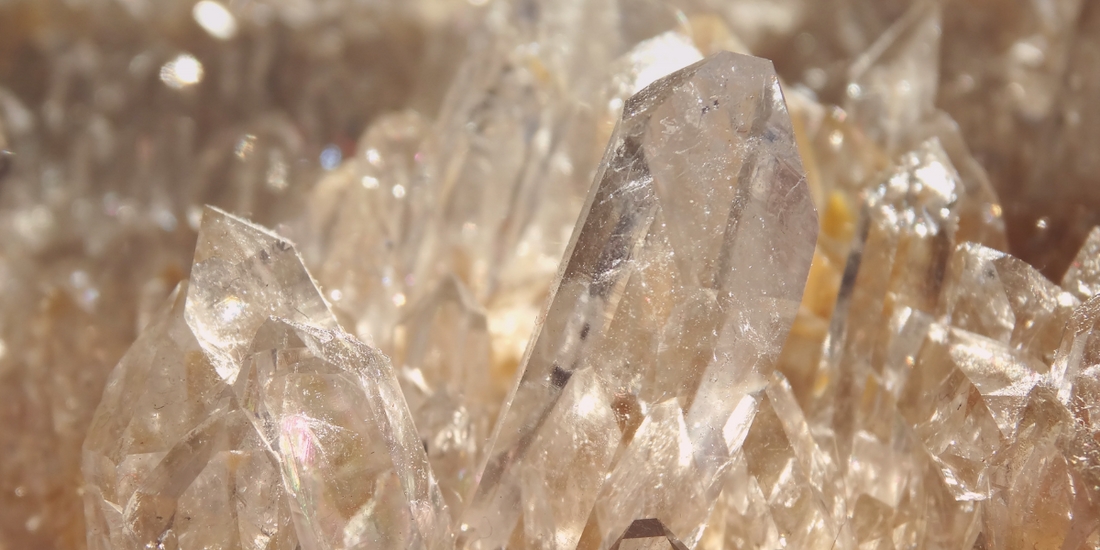 Propiedades del Cuarzo Cristal: Energía y Transformación